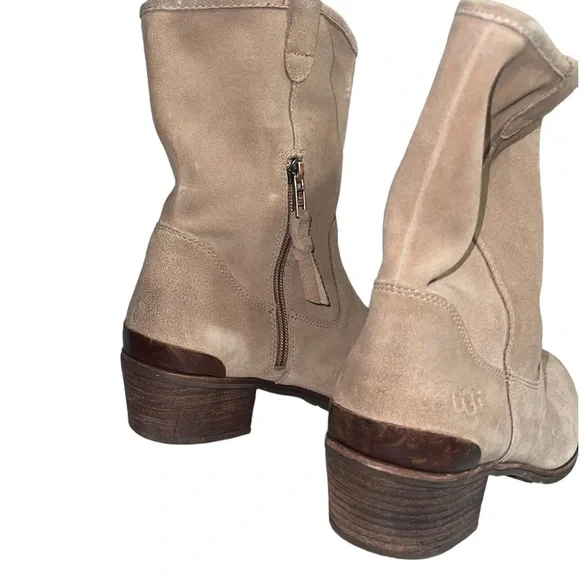 UGG Briar suede leather boots. Color is Sugar alone tan. Size 10 GUC - Picture 11 of 16